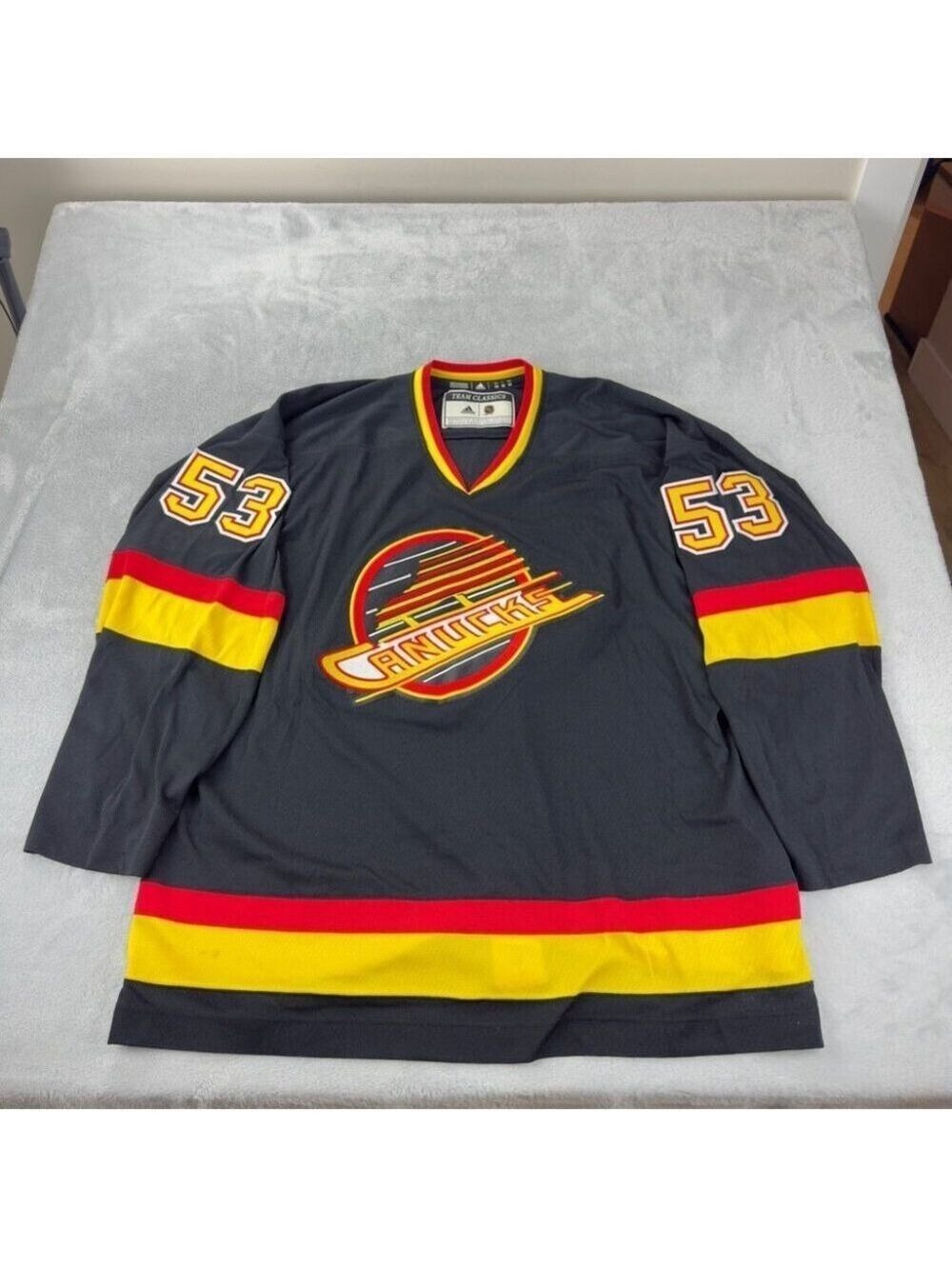 Adidas Vancouver Canucks Men's Sz 56 US Bo Horvat Signed Fly Skate Hockey Jersey - Picture 11 of 16